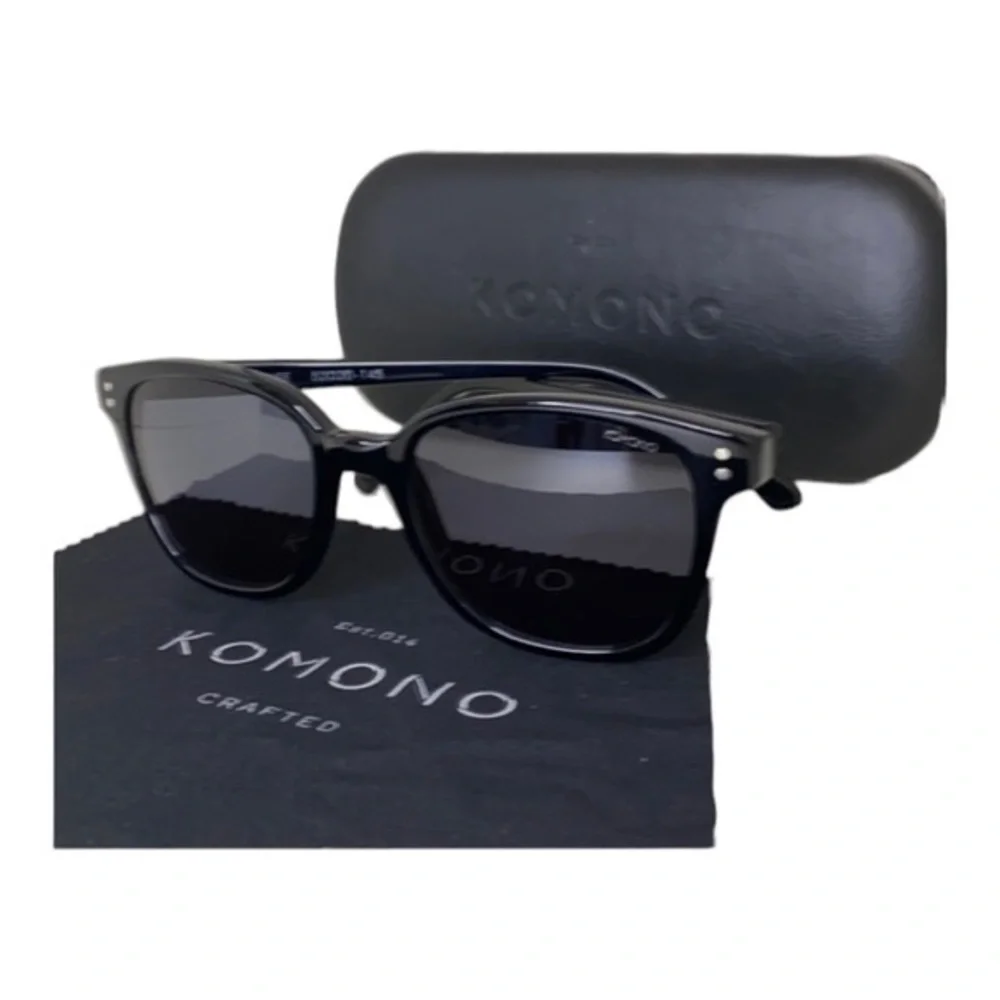 Sunglasses NEW Komono Women's glossy black Renee